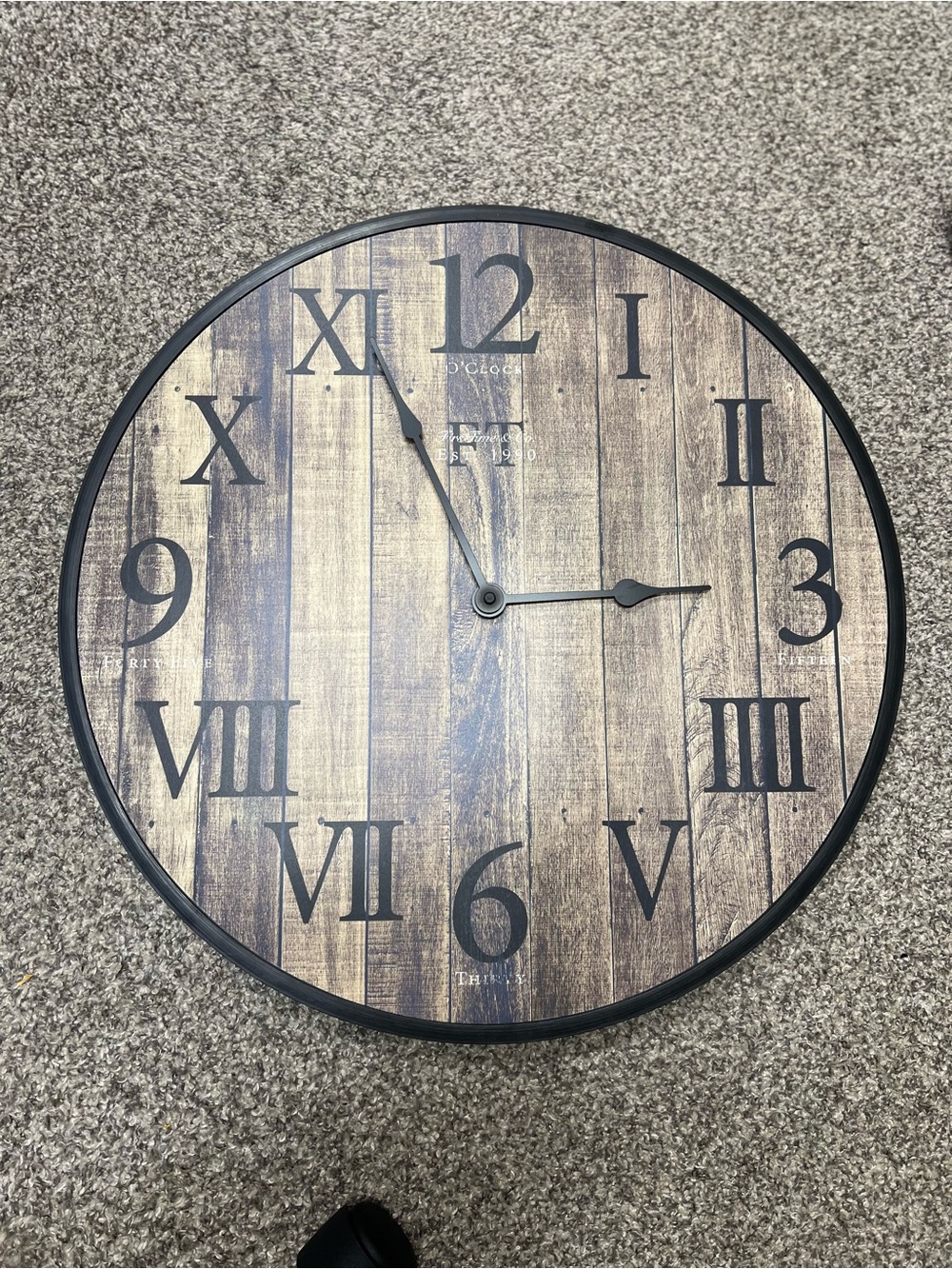 Rustic Wood-Effect Round Wall Clock in Brown